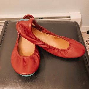 **SOLD** EUC Burgundy Tieks